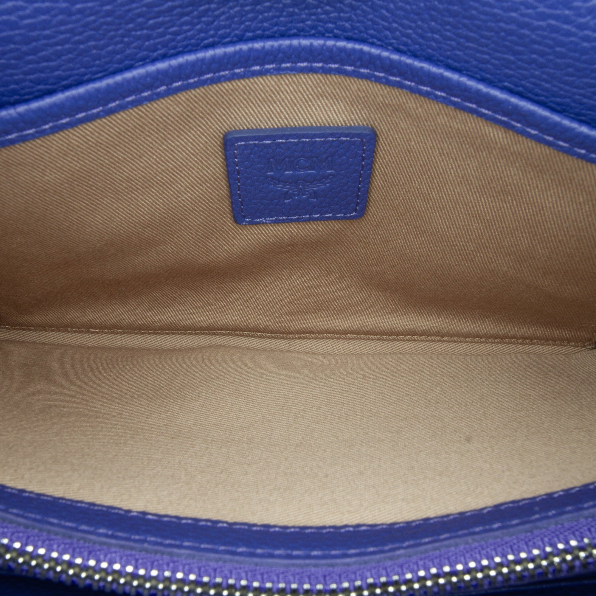 Pre-Owned Authenticated MCM Studded Patricia Wallet on Chain Calf Leather Blue Crossbody Bag Unisex (Good)