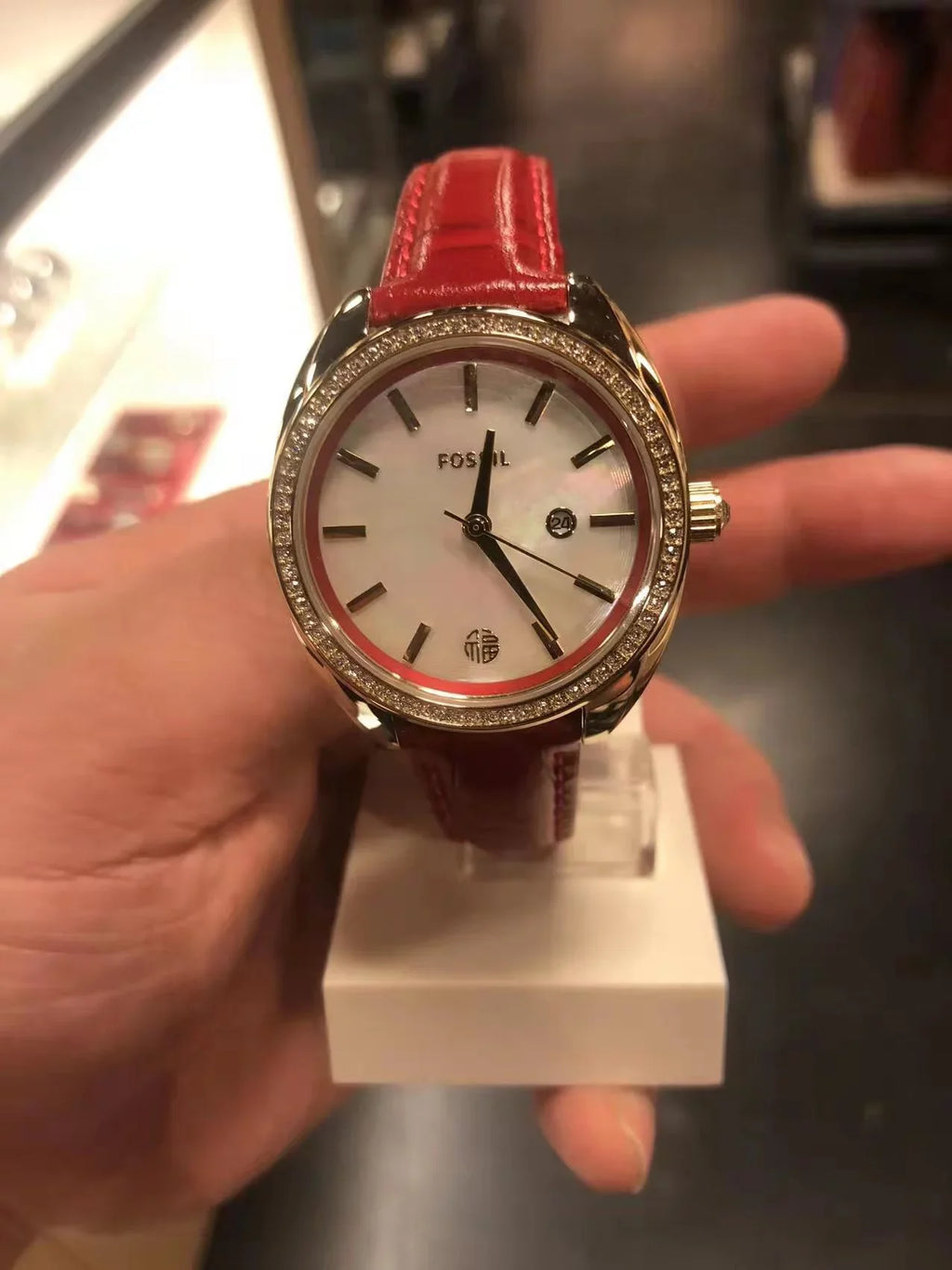 Fossil BQ3772 Vale Three-Hand Date Red Leather Watch