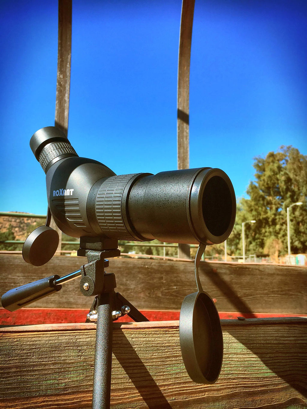 Roxant Authentic Blackbird High Definition Spotting Scope with Zoom - Rubber A..